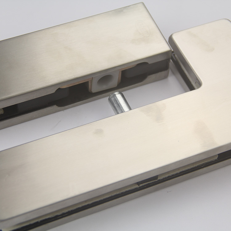 Accesorio de parche de bisagras de puerta de abrazadera de vidrio de acero inoxidable 304 de diferentes diseños para oficinas